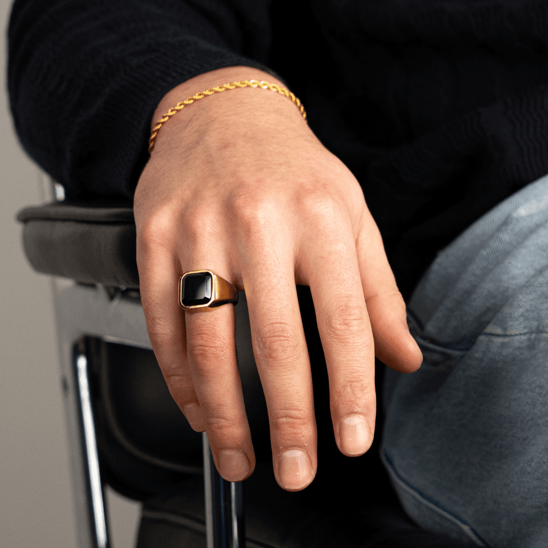 Royal Signet Ring (Gold)