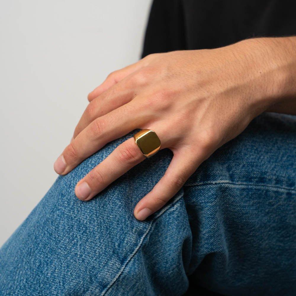 Signet Ring (Gold)