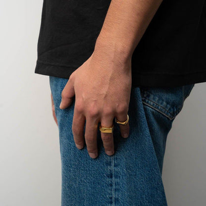 Slick Signet Ring (Gold)